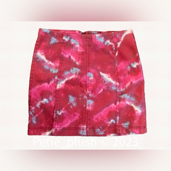 Free People - Femme Tie Die Denim Skirt - Flamingo - Women’s: Medium - Picture 3 of 5